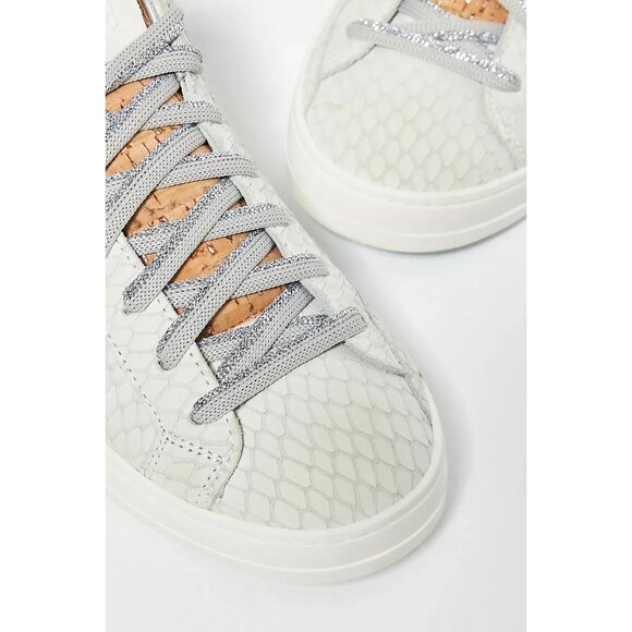 P448 John Margot Sneaker Womens 39 8.5 Sky Blue White NEW $298 - Picture 2 of 12